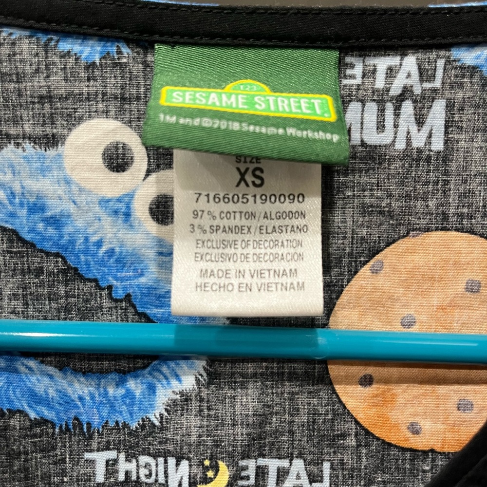 Fun Scrub Top - Picture 2 of 4